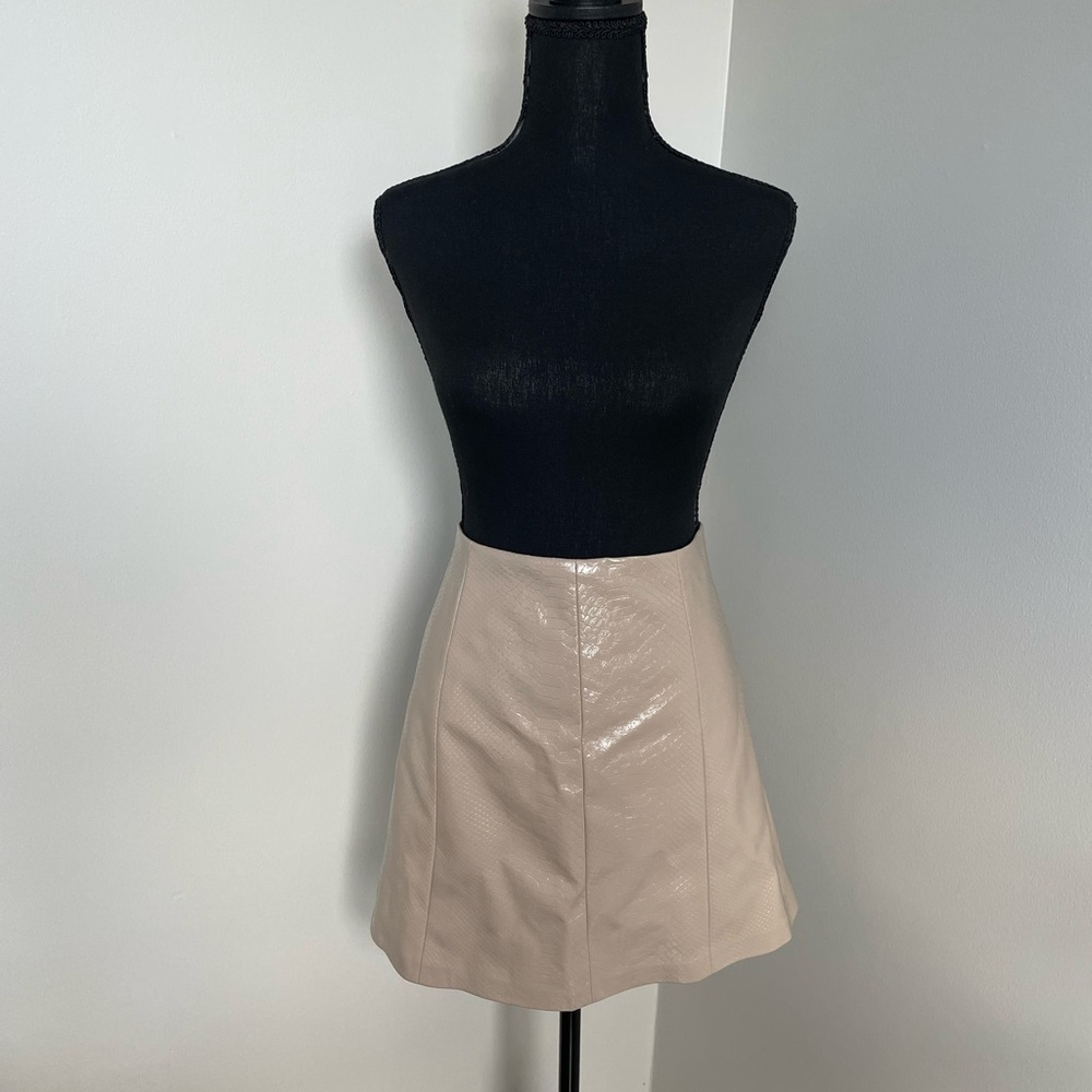 Aritzia Babaton Cream Snake Skirt